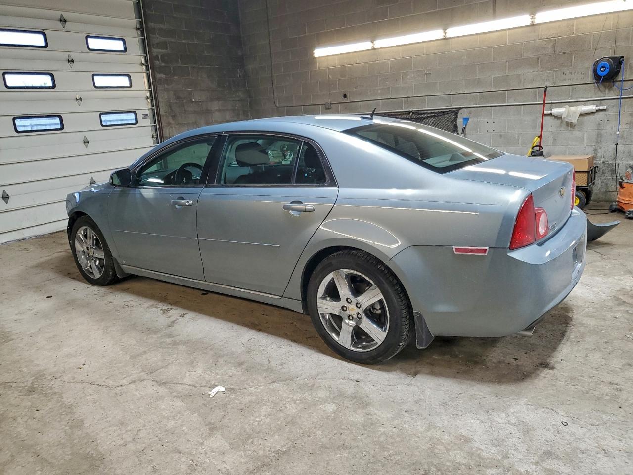 2009 CHEVROLET MALIBU 1LT photo 2