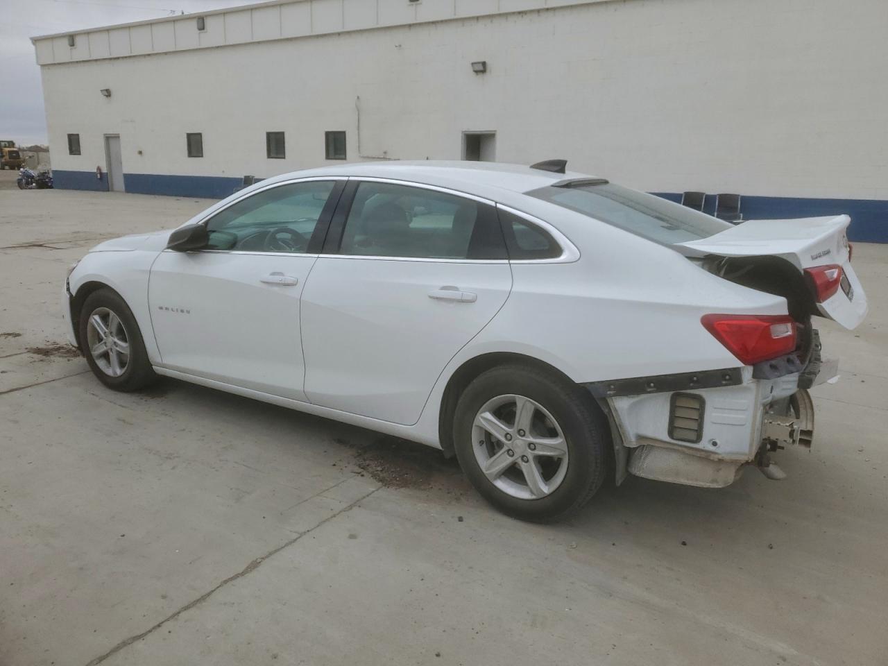 2022 CHEVROLET MALIBU LS photo 2