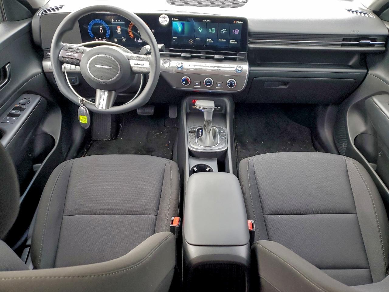 2025 HYUNDAI KONA SE photo 8