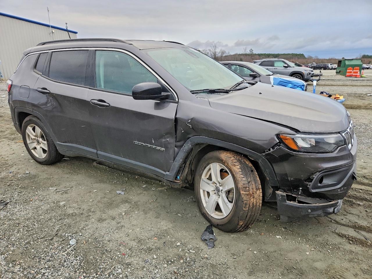 2022 JEEP COMPASS LATITUDE photo 4