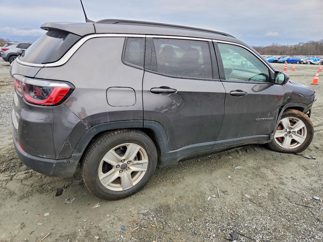 2022 JEEP COMPASS LATITUDE photo 3