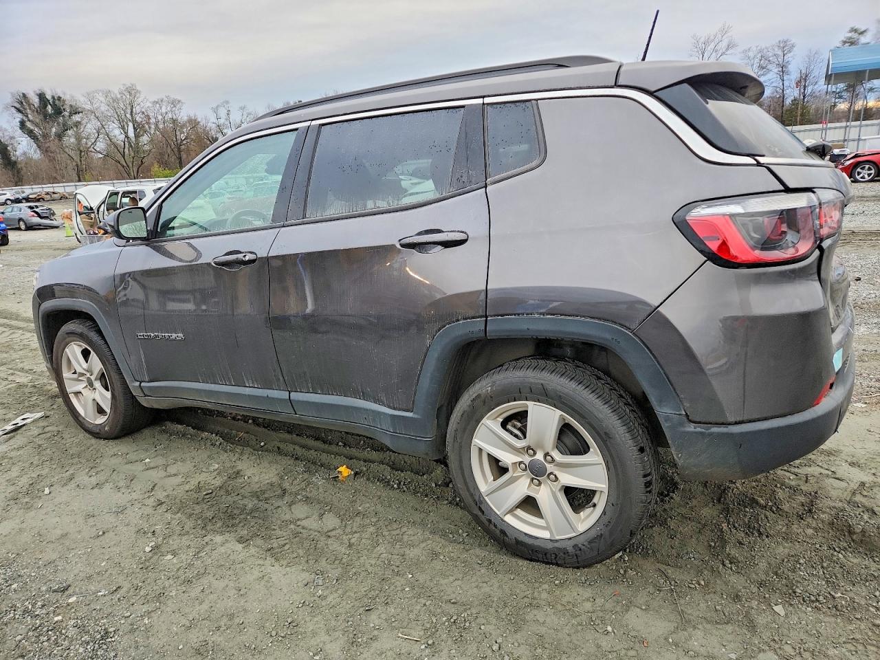 2022 JEEP COMPASS LATITUDE photo 2