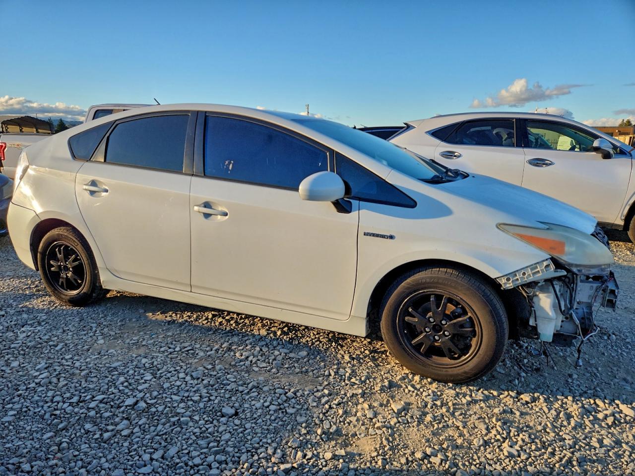 2013 TOYOTA PRIUS photo 4