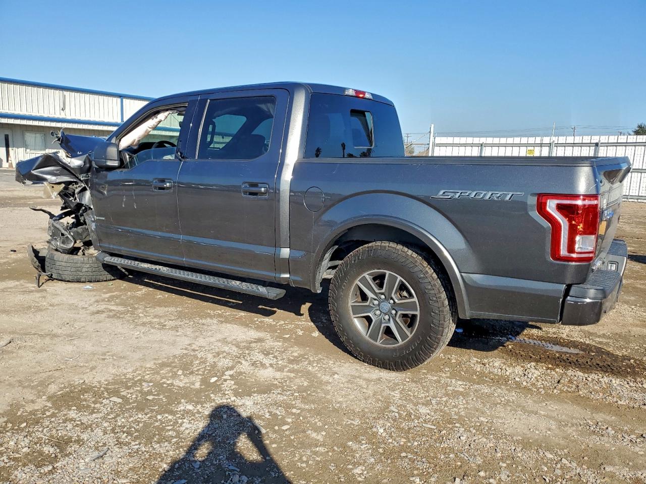 2015 FORD F150 SUPERCREW photo 2