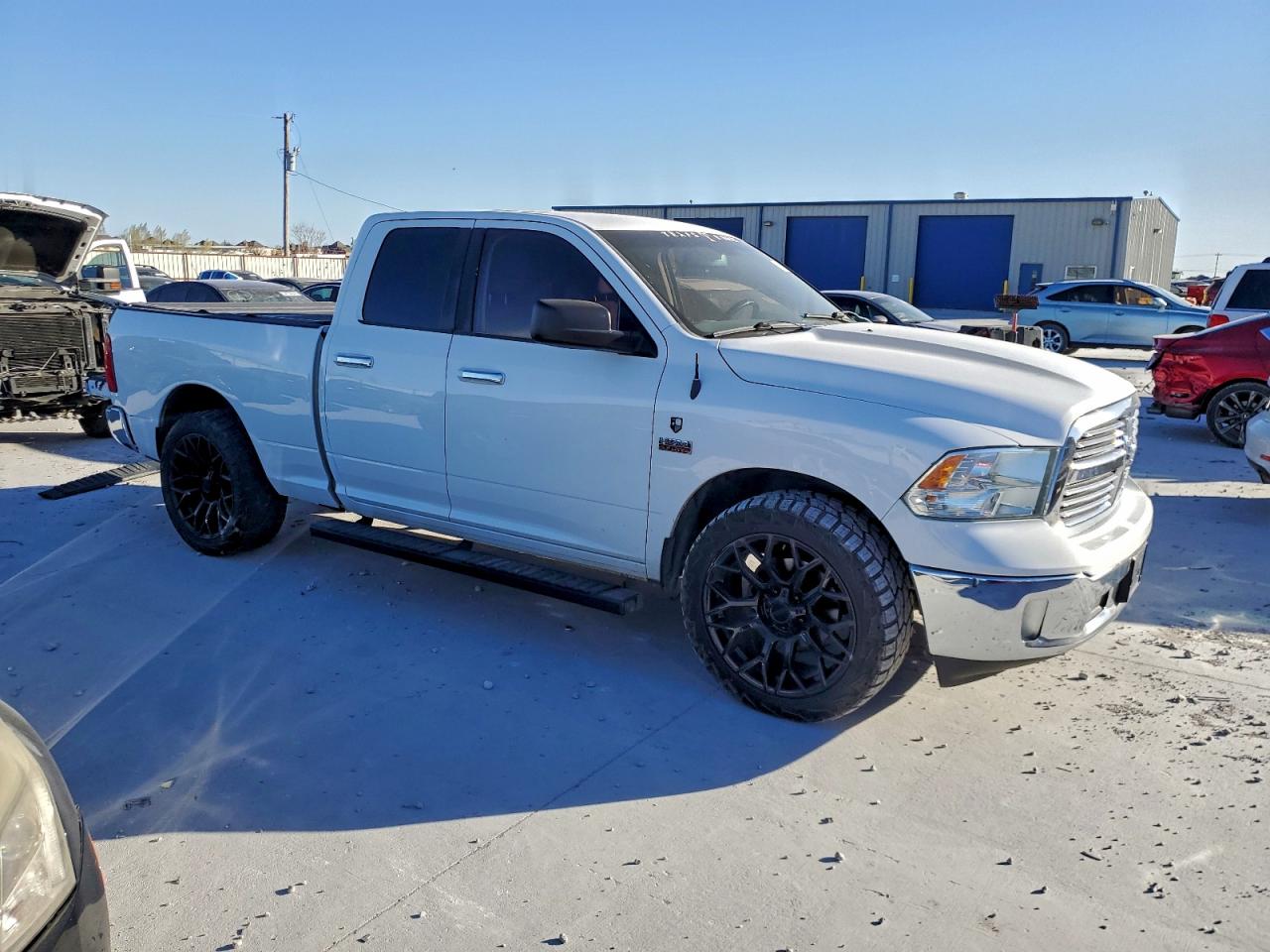 2015 RAM 1500 SLT photo 4