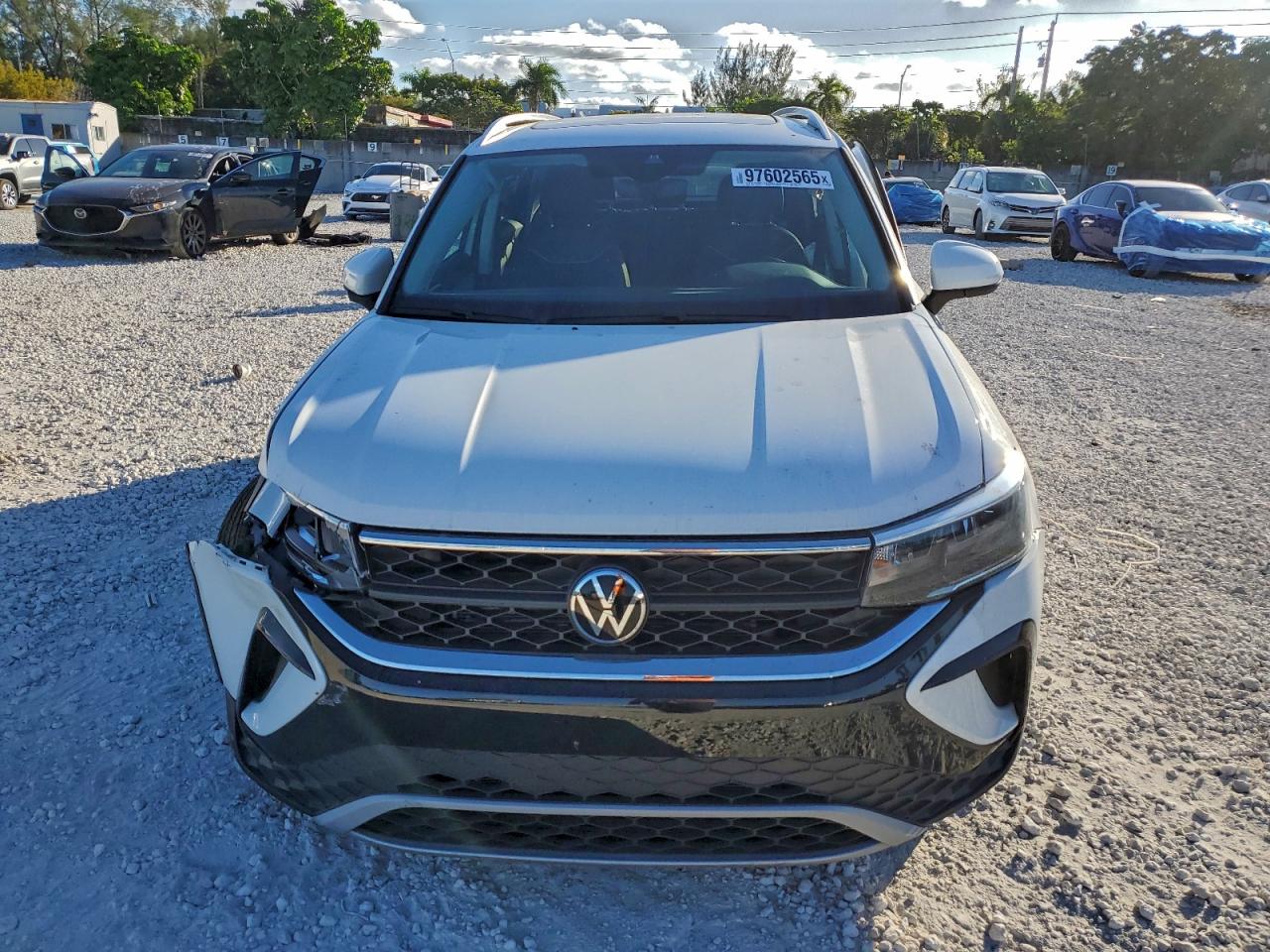 2024 VOLKSWAGEN TAOS SE photo 13