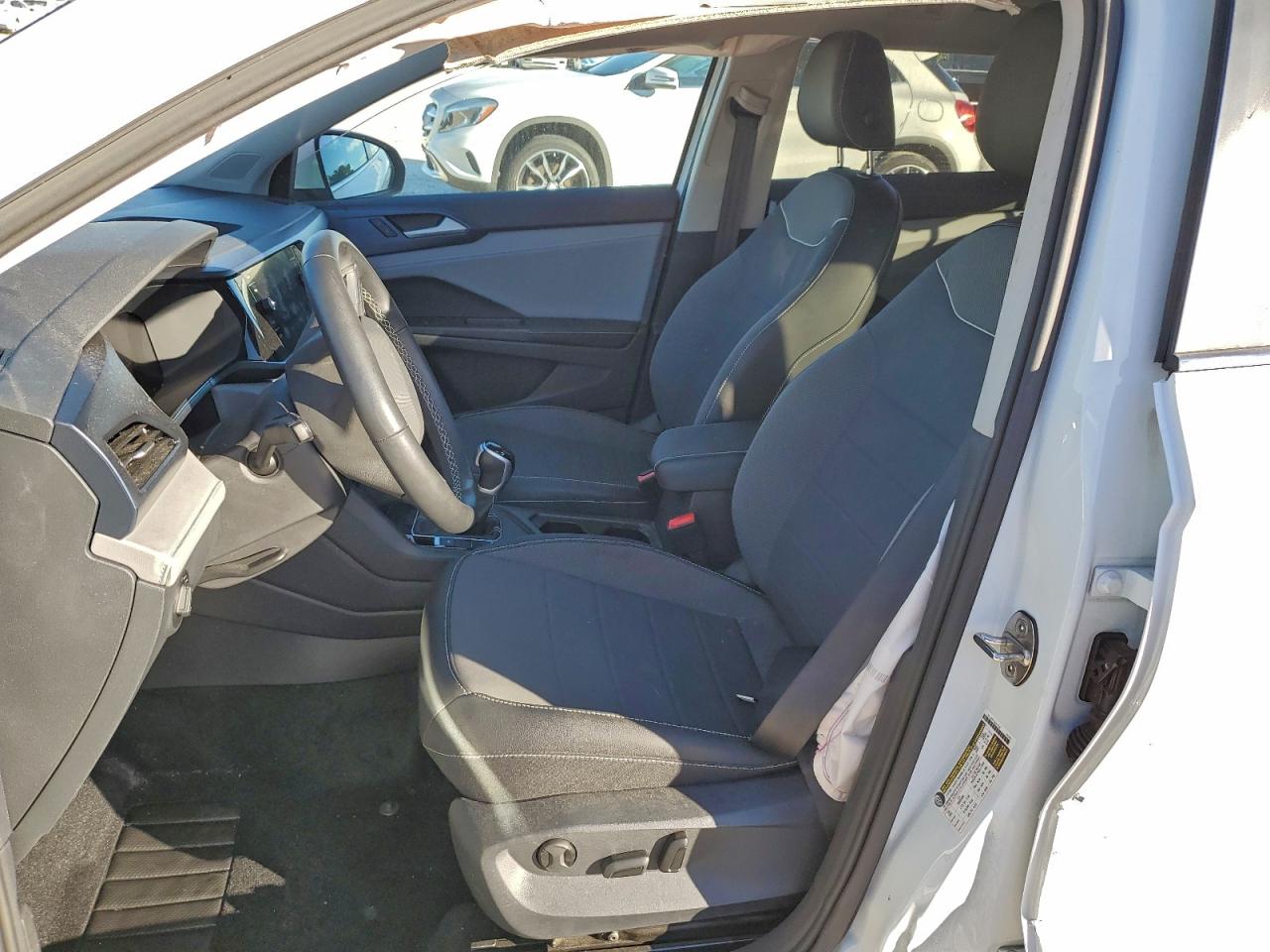 2024 VOLKSWAGEN TAOS SE photo 19