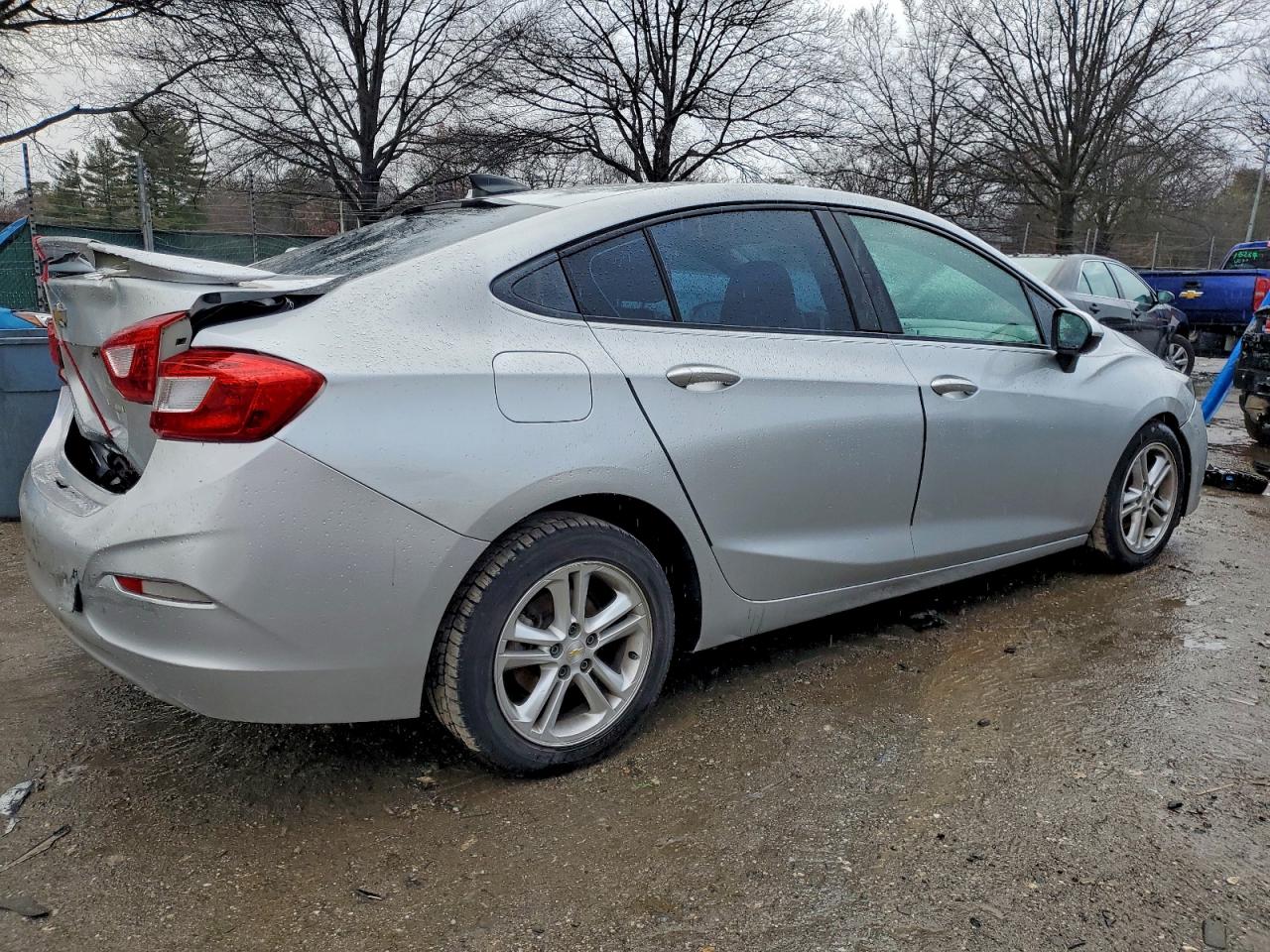 2017 CHEVROLET CRUZE LS photo 3