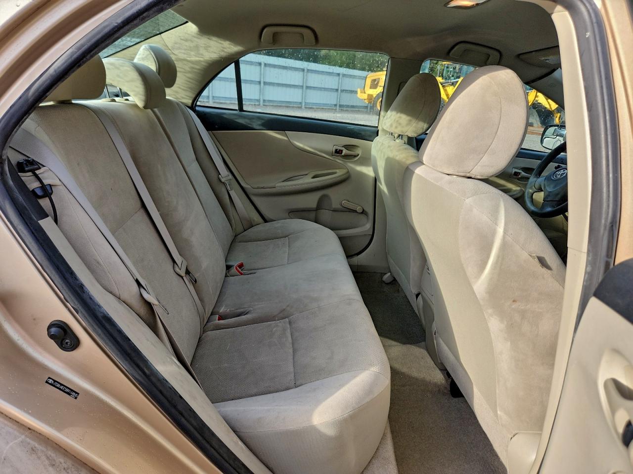 2011 TOYOTA COROLLA BASE photo 10