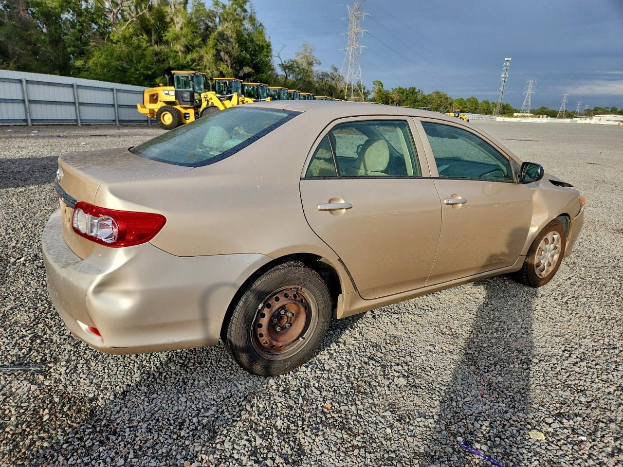 2011 TOYOTA COROLLA BASE photo 3