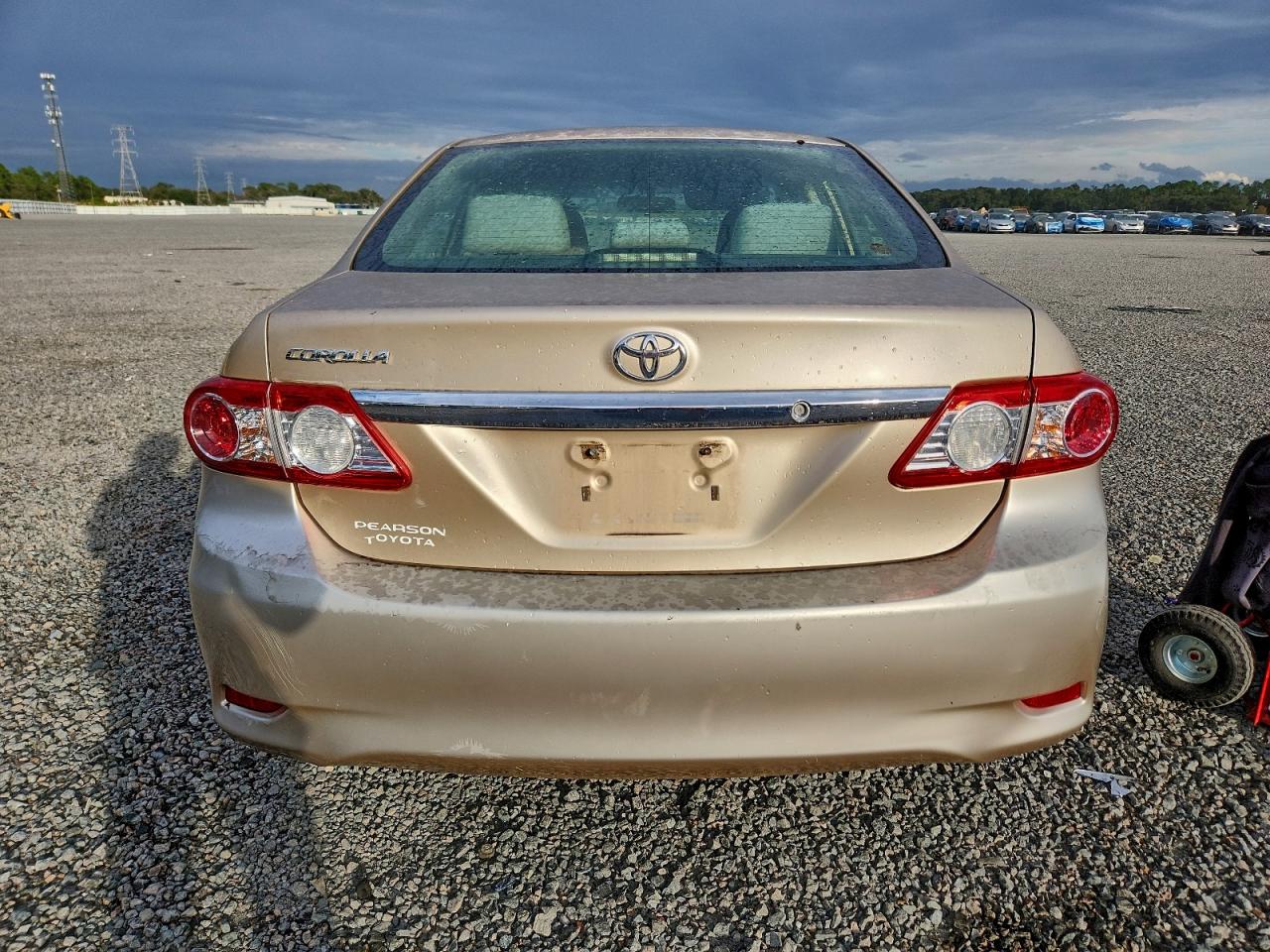 2011 TOYOTA COROLLA BASE photo 6