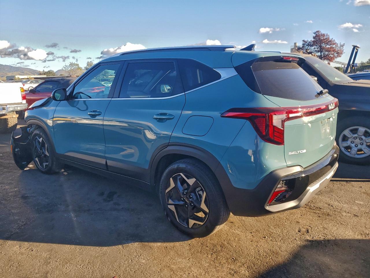 2025 KIA SELTOS EX photo 3
