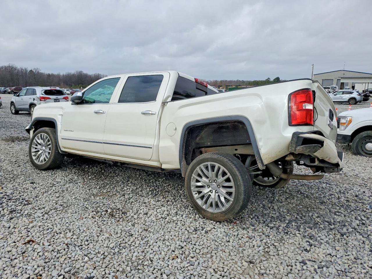 2014 GMC SIERRA K1500 DENALI photo 2