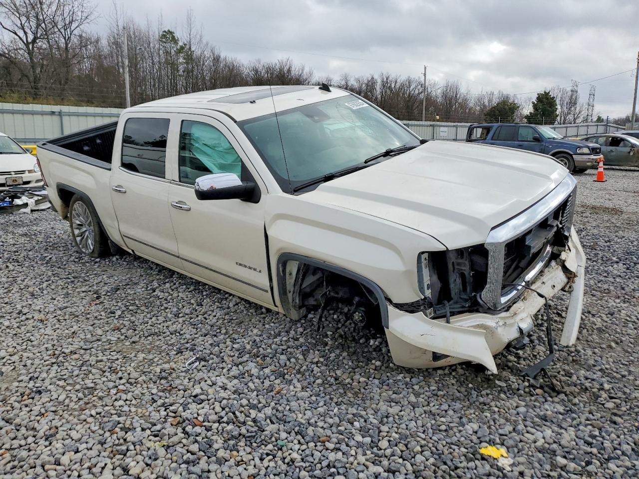 2014 GMC SIERRA K1500 DENALI photo 4