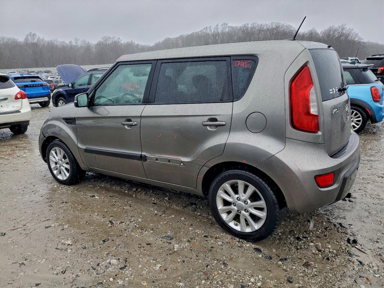 2013 KIA SOUL + photo 2