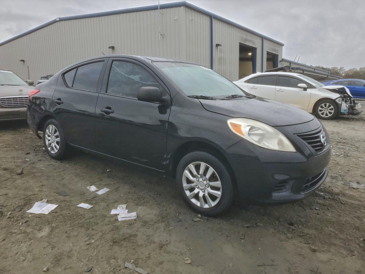 2014 NISSAN VERSA S photo 4