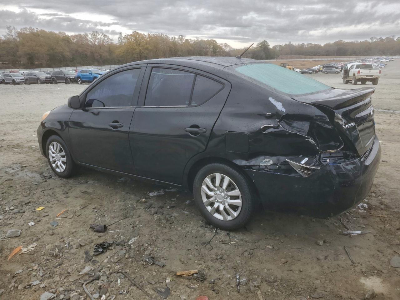2014 NISSAN VERSA S photo 2