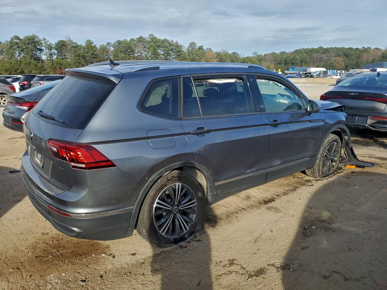 2024 VOLKSWAGEN TIGUAN WOLFSBURG photo 3