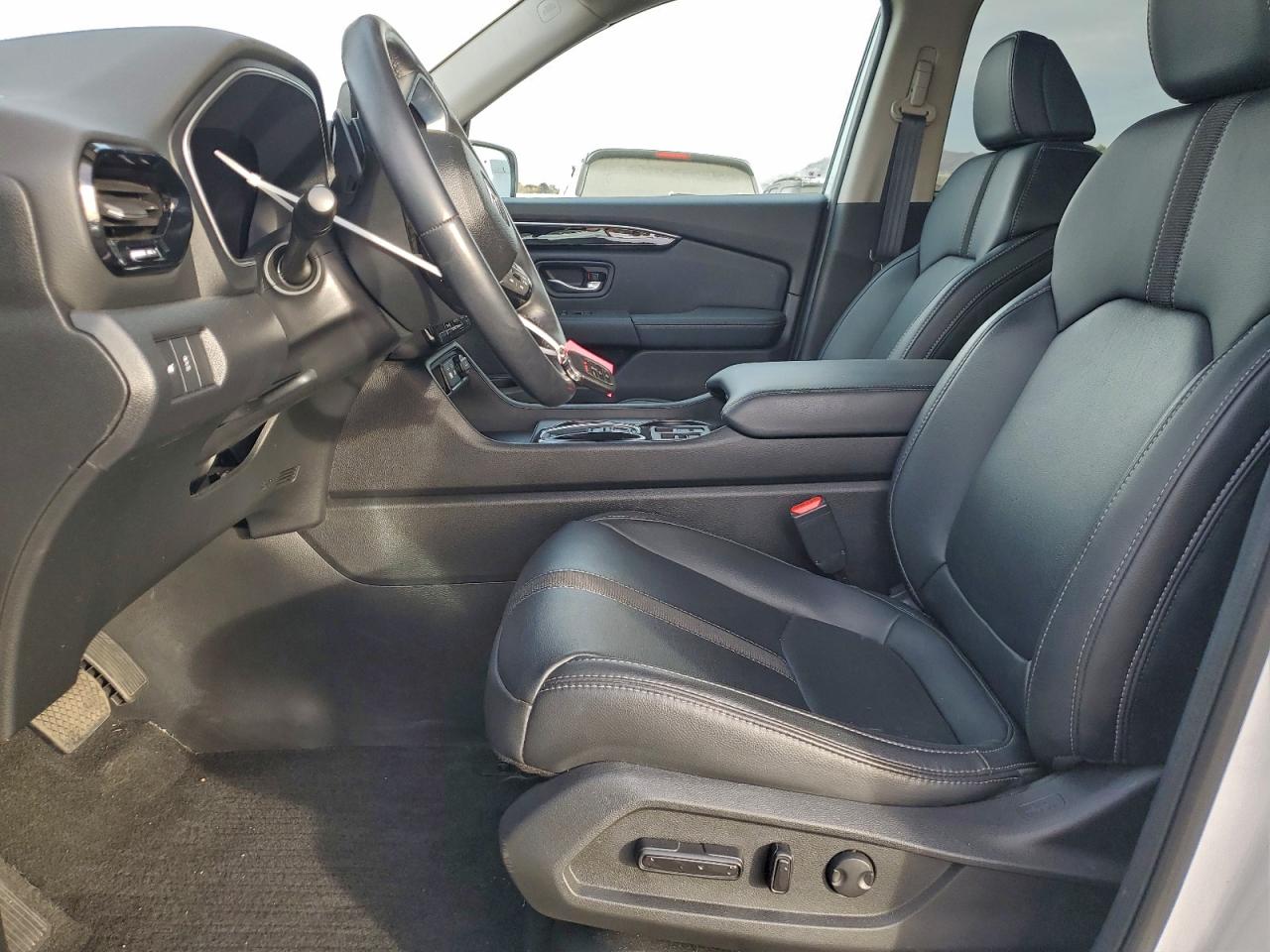 2025 HONDA PILOT EXL photo 13