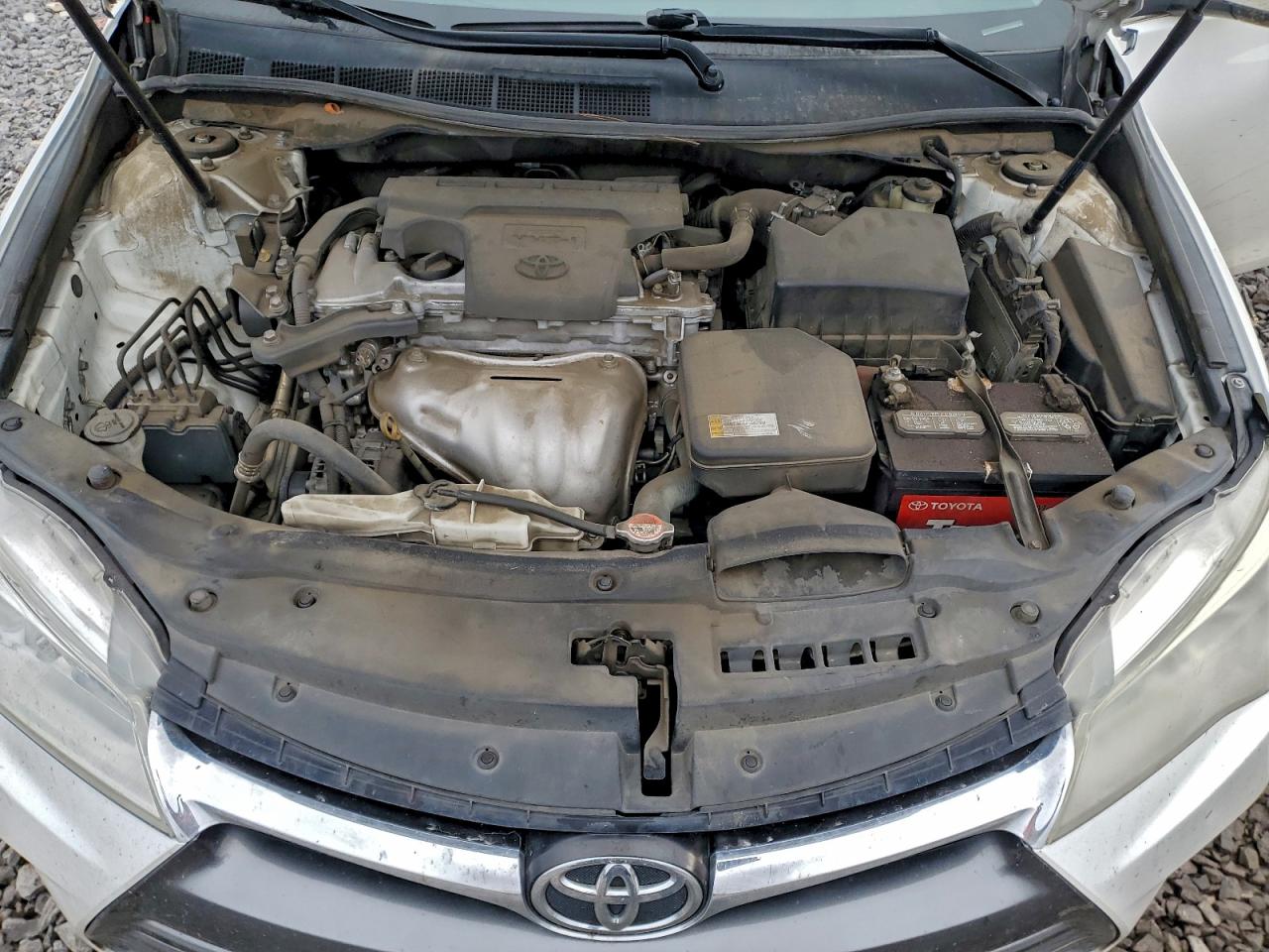 2016 TOYOTA CAMRY LE photo 11