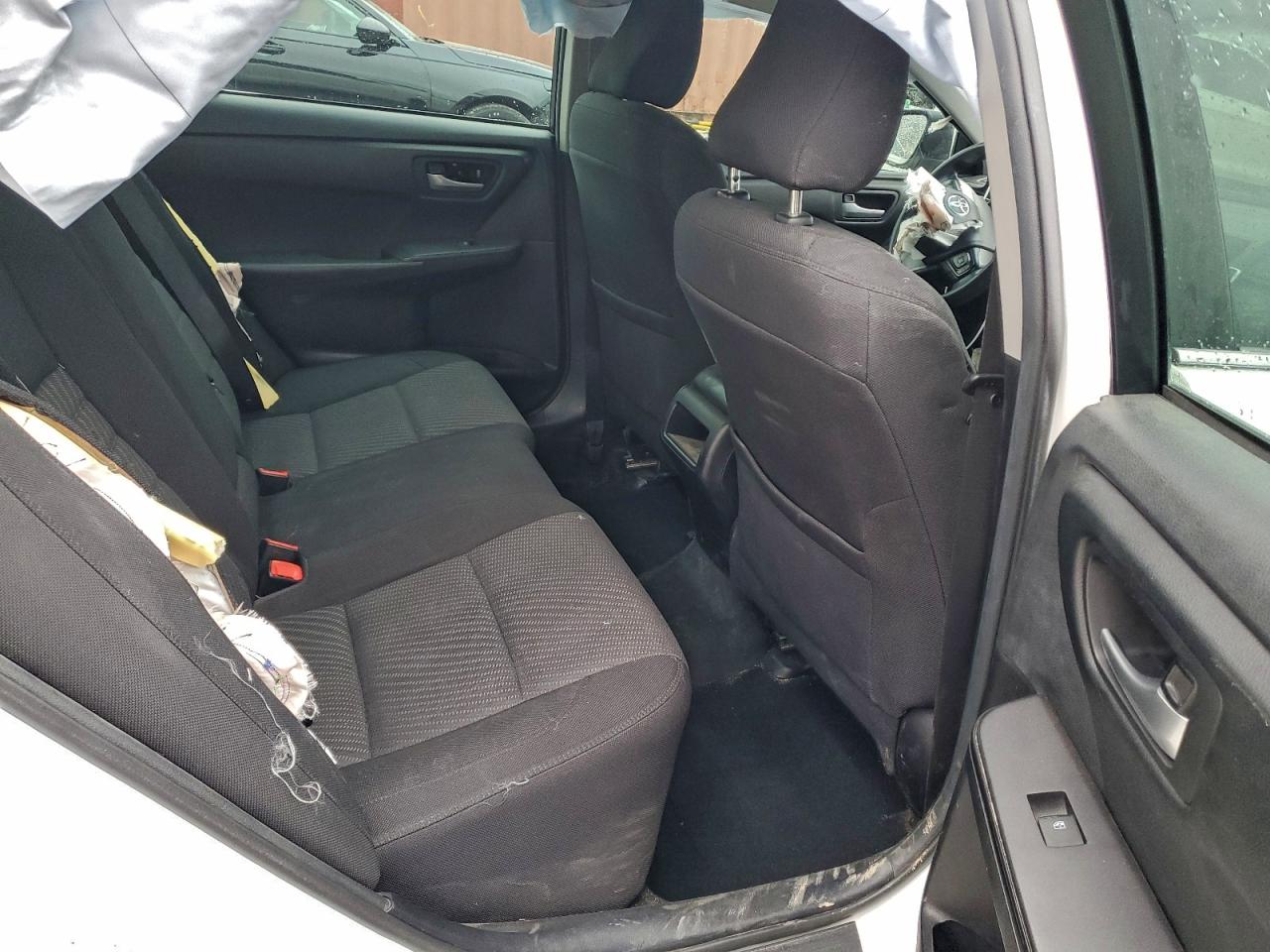 2016 TOYOTA CAMRY LE photo 10