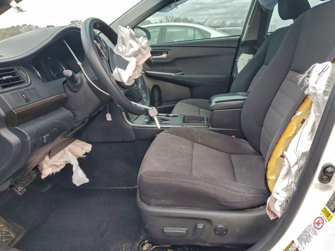 2016 TOYOTA CAMRY LE photo 7