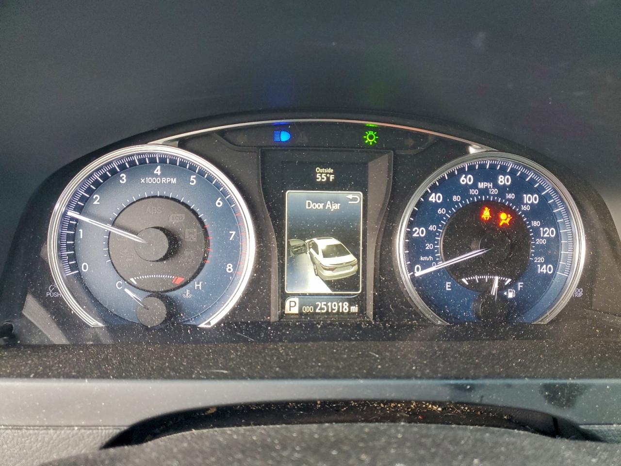 2016 TOYOTA CAMRY LE photo 9