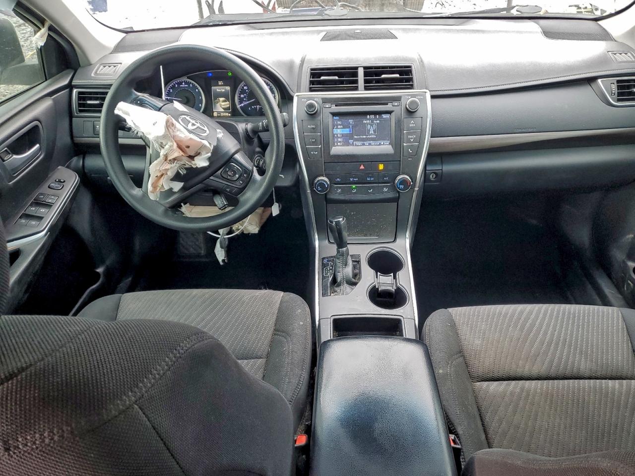 2016 TOYOTA CAMRY LE photo 8