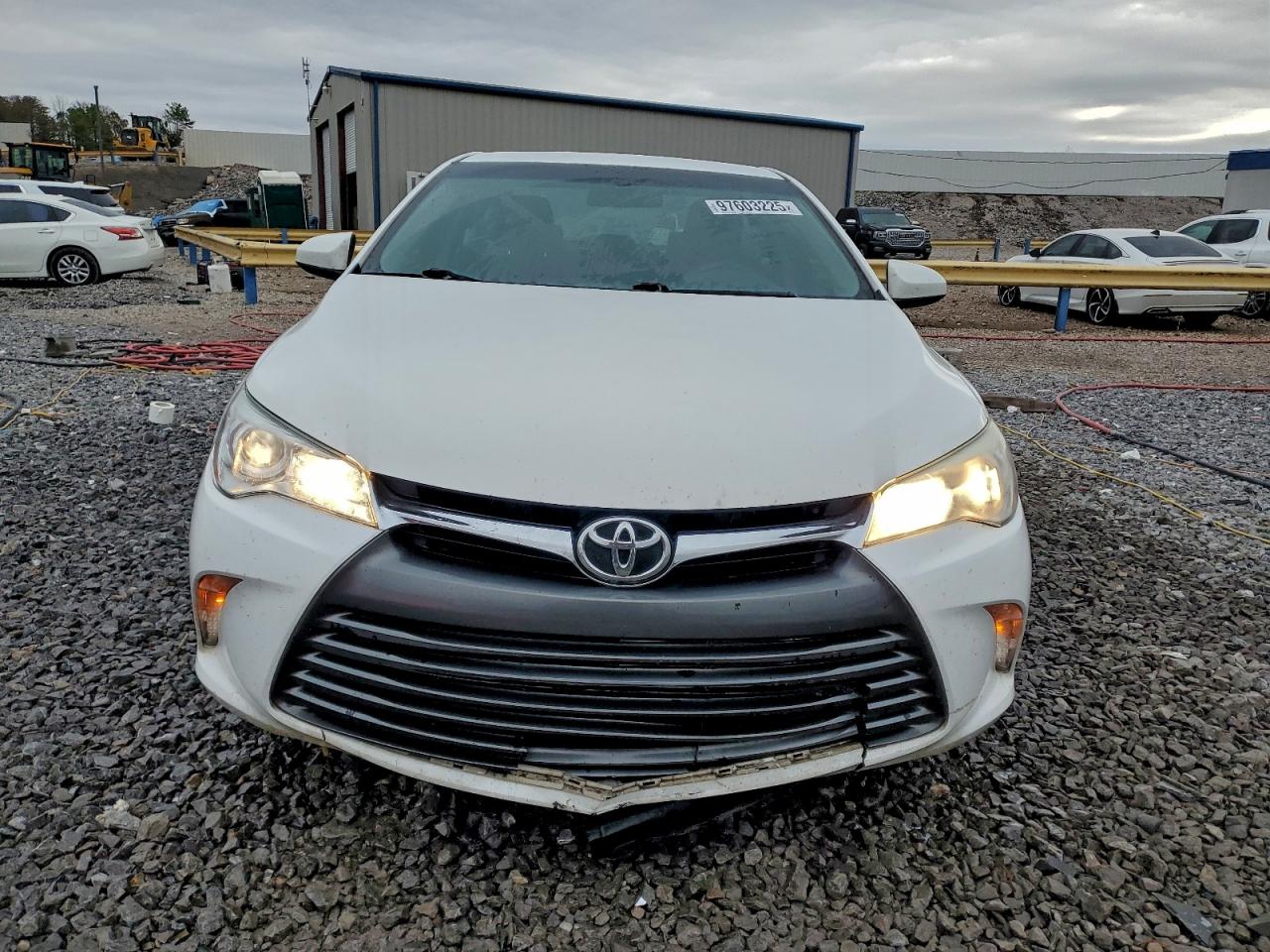 2016 TOYOTA CAMRY LE photo 5