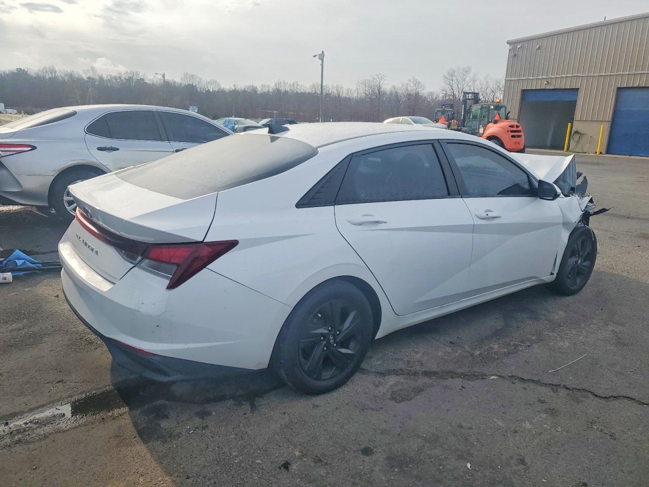2023 HYUNDAI ELANTRA SEL photo 3