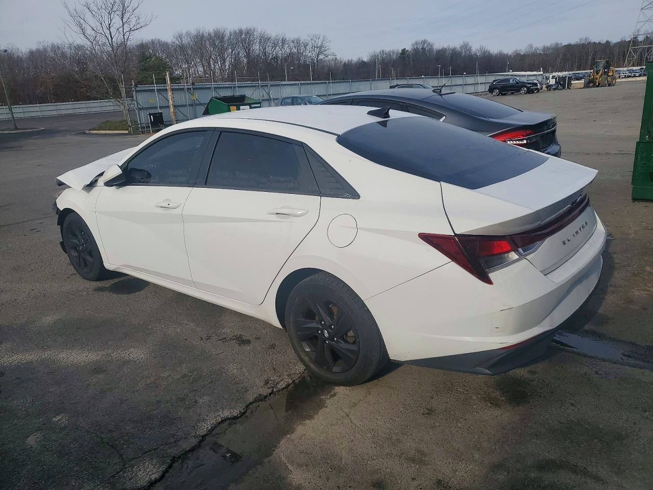 2023 HYUNDAI ELANTRA SEL photo 2