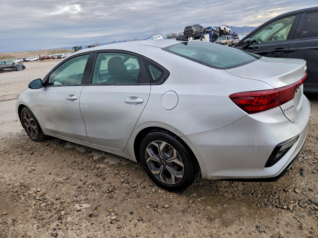 2021 KIA FORTE FE photo 2
