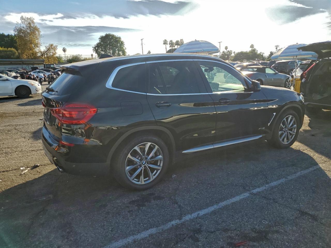 2018 BMW X3 XDRIVE30I photo 3
