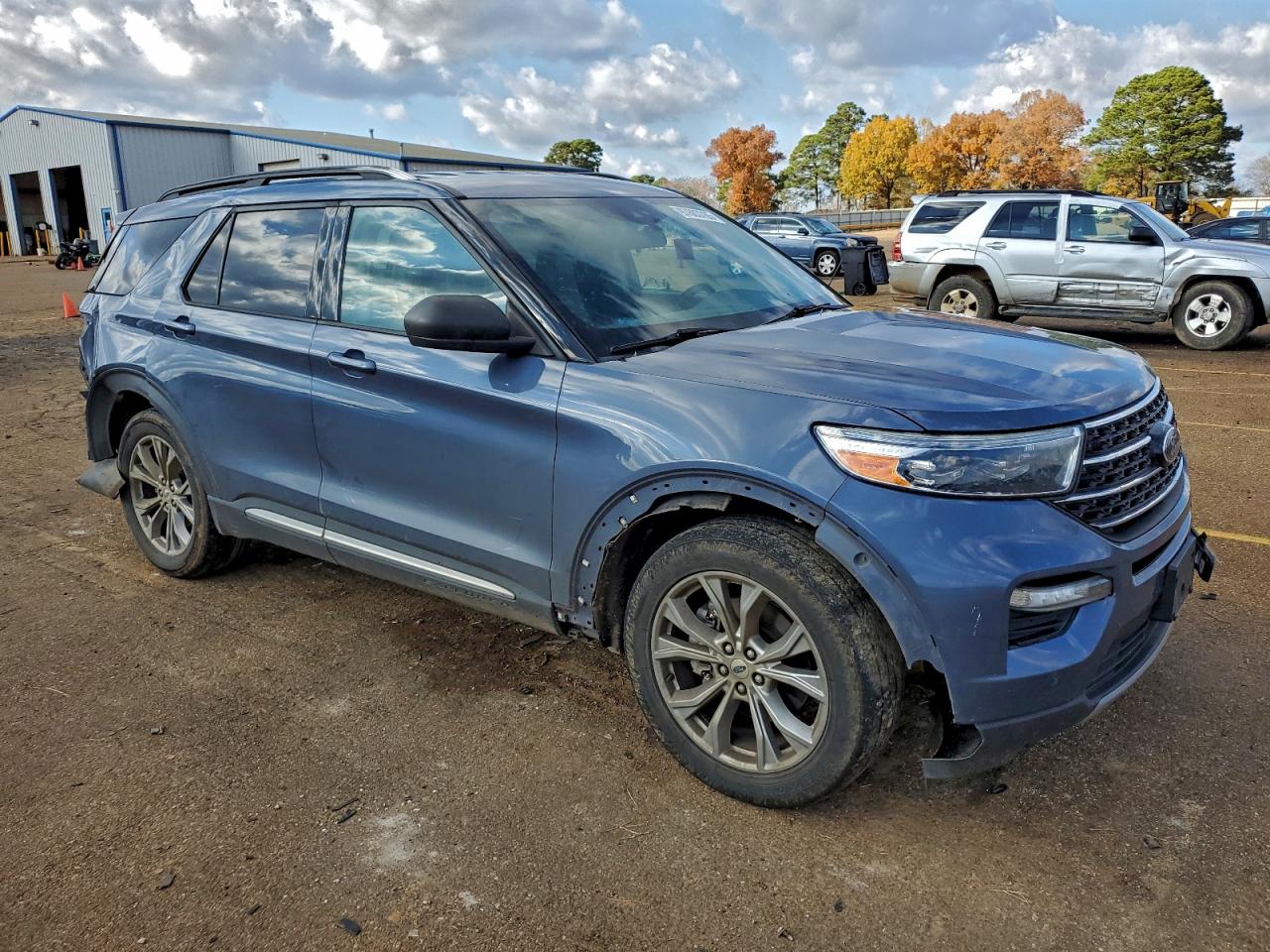 2021 FORD EXPLORER XLT photo 4