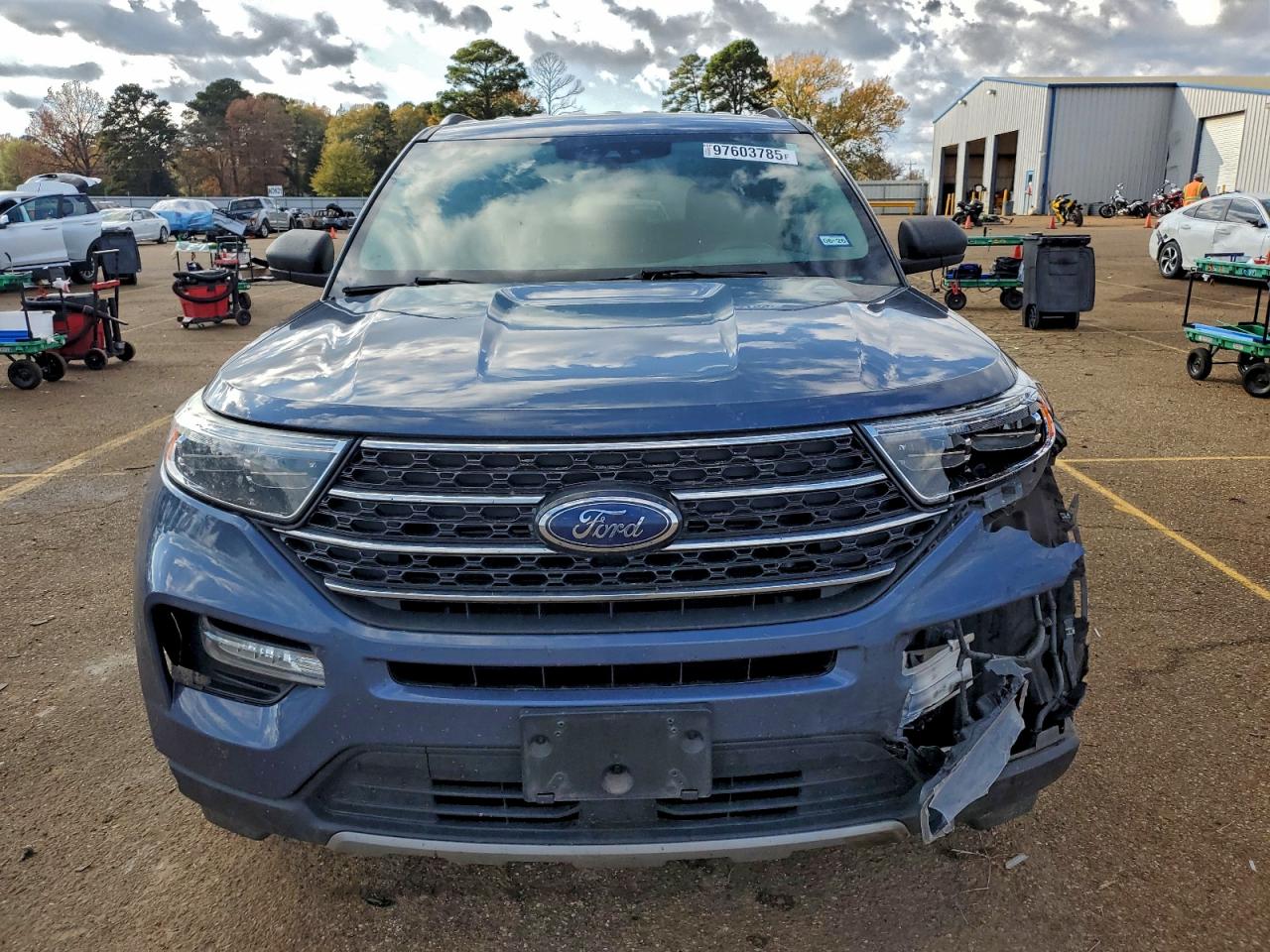 2021 FORD EXPLORER XLT photo 5