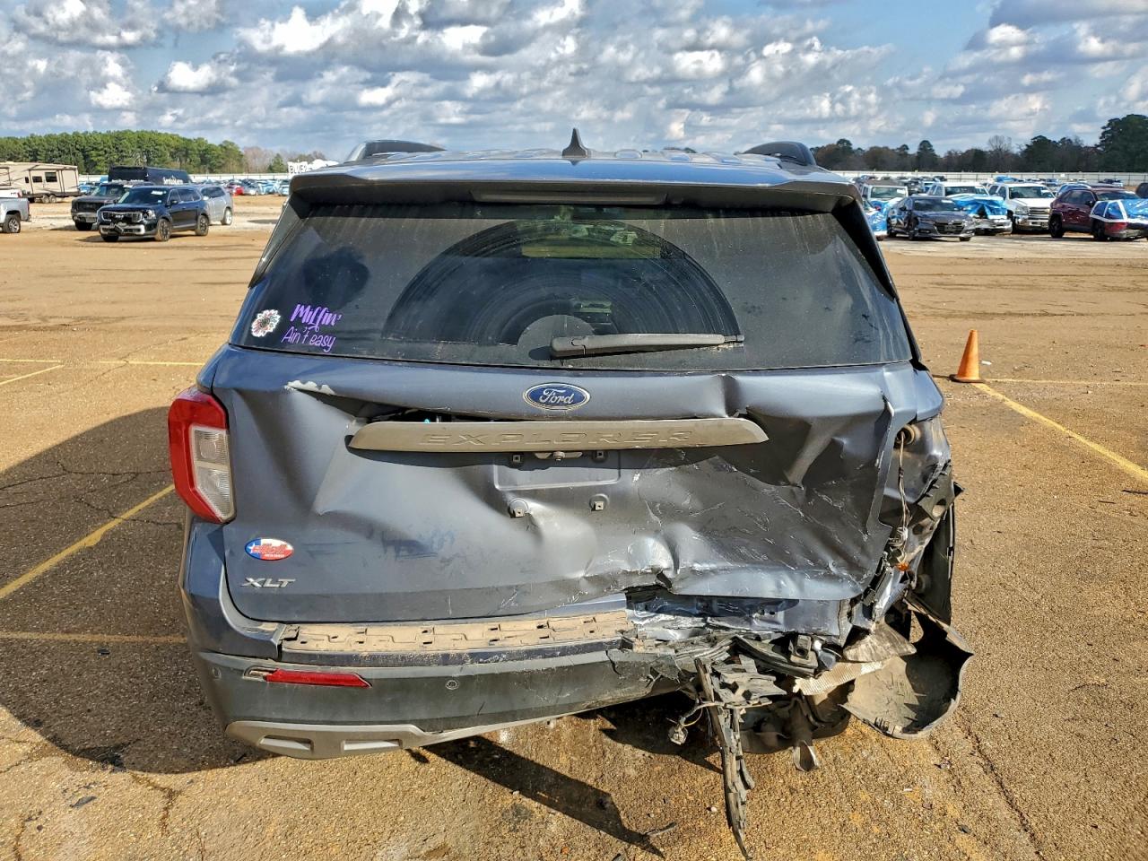2021 FORD EXPLORER XLT photo 6