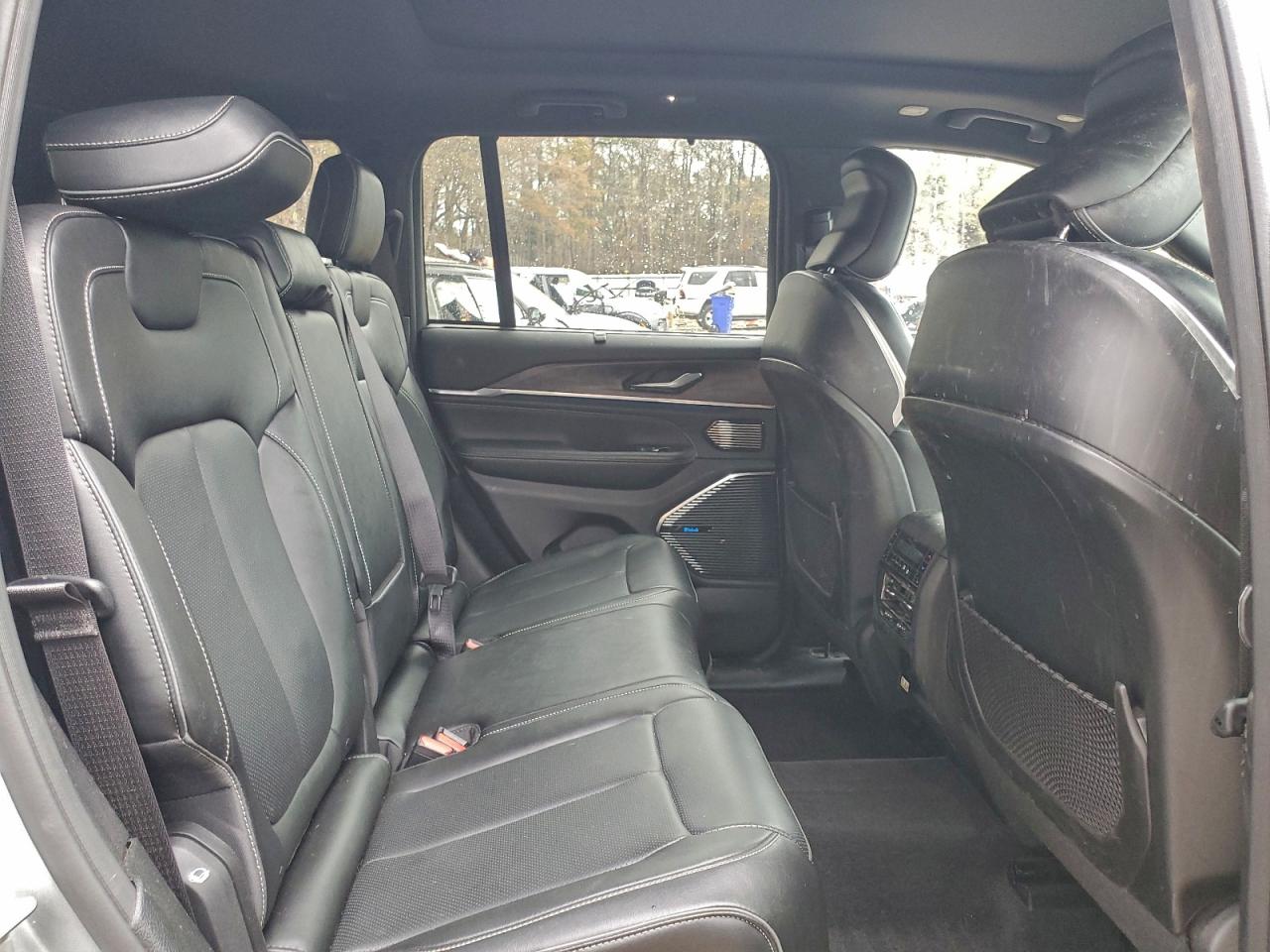 2022 JEEP GRAND CHEROKEE OVERLAND photo 21