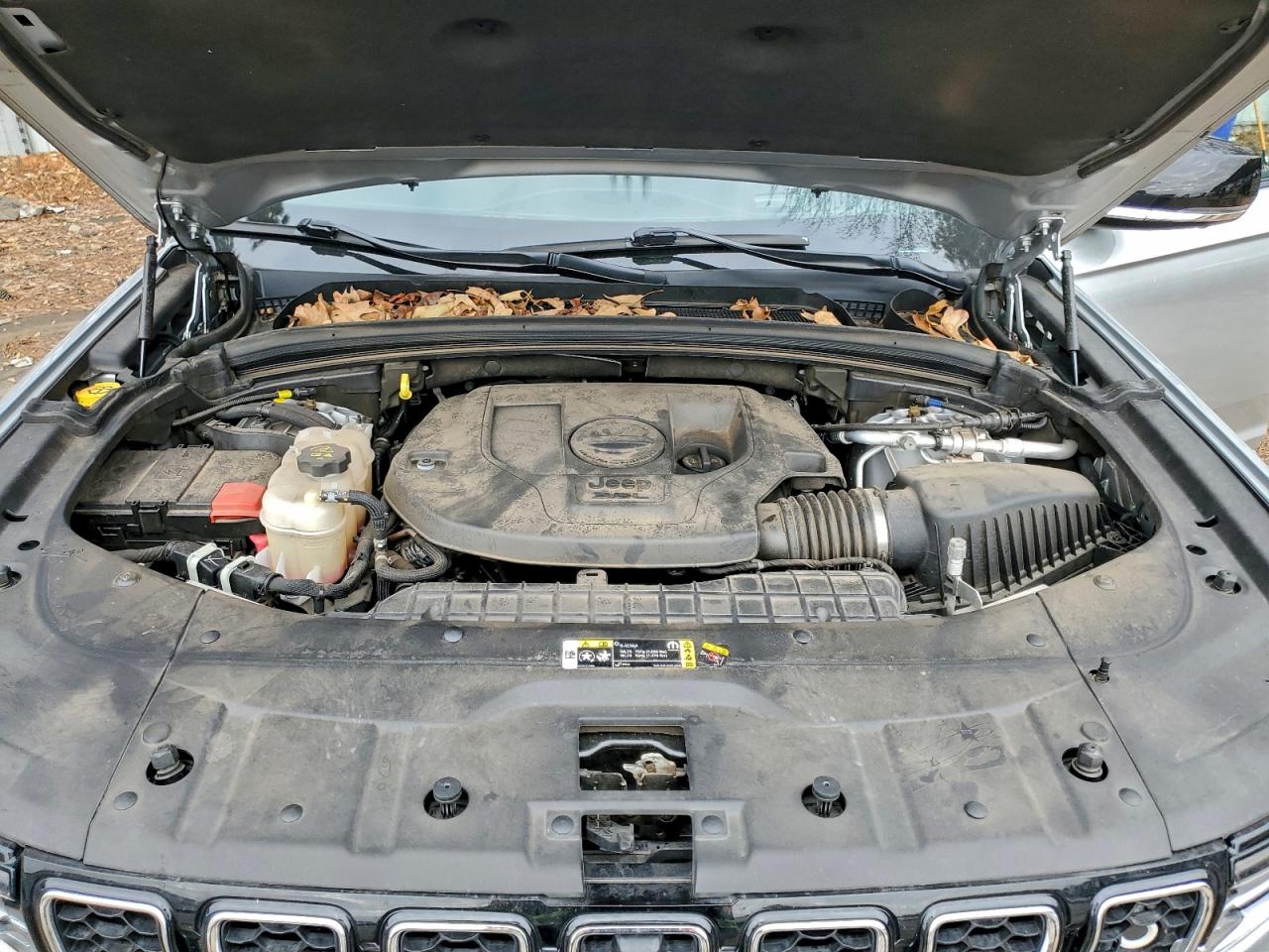 2022 JEEP GRAND CHEROKEE OVERLAND photo 23