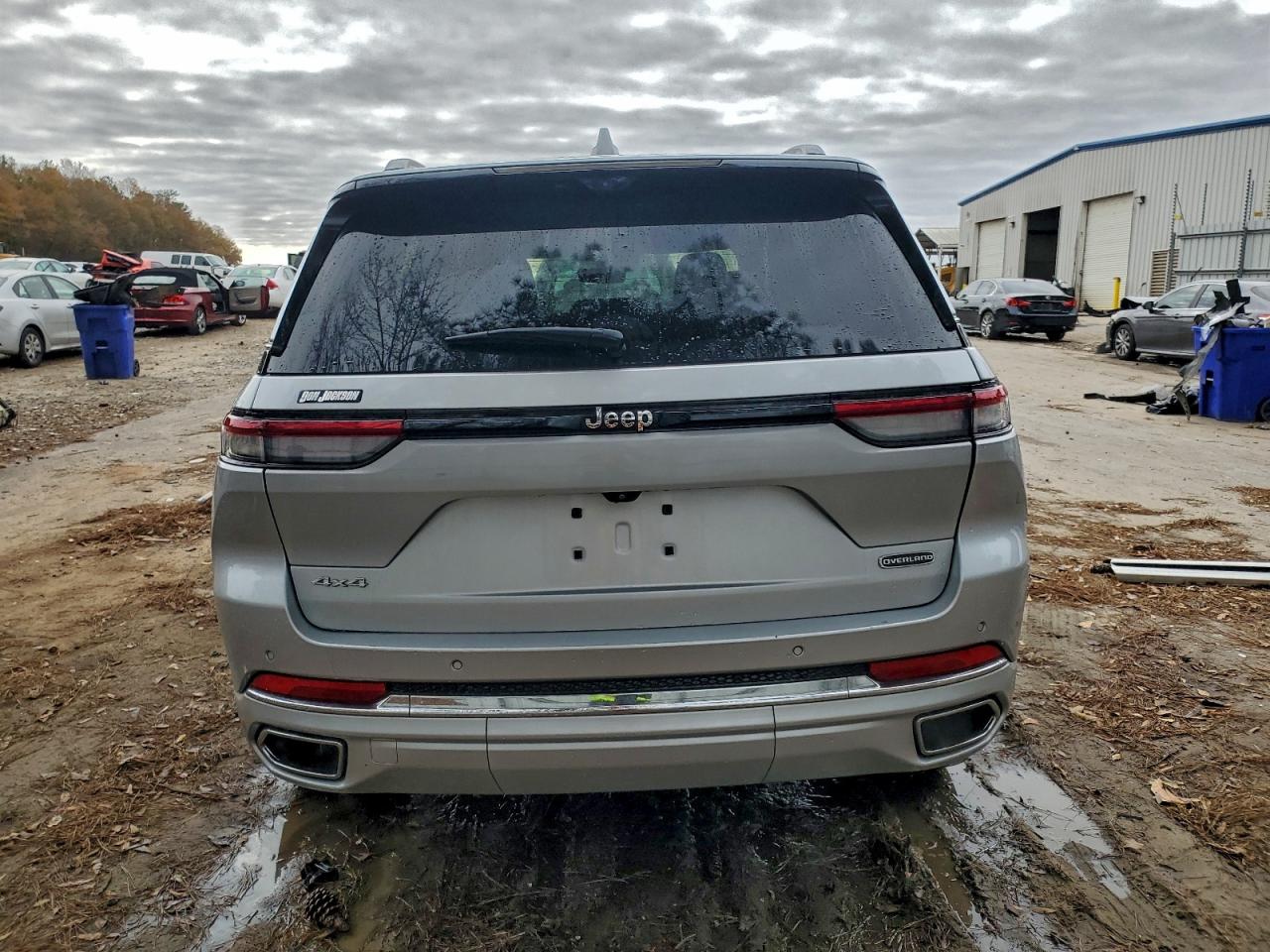 2022 JEEP GRAND CHEROKEE OVERLAND photo 11