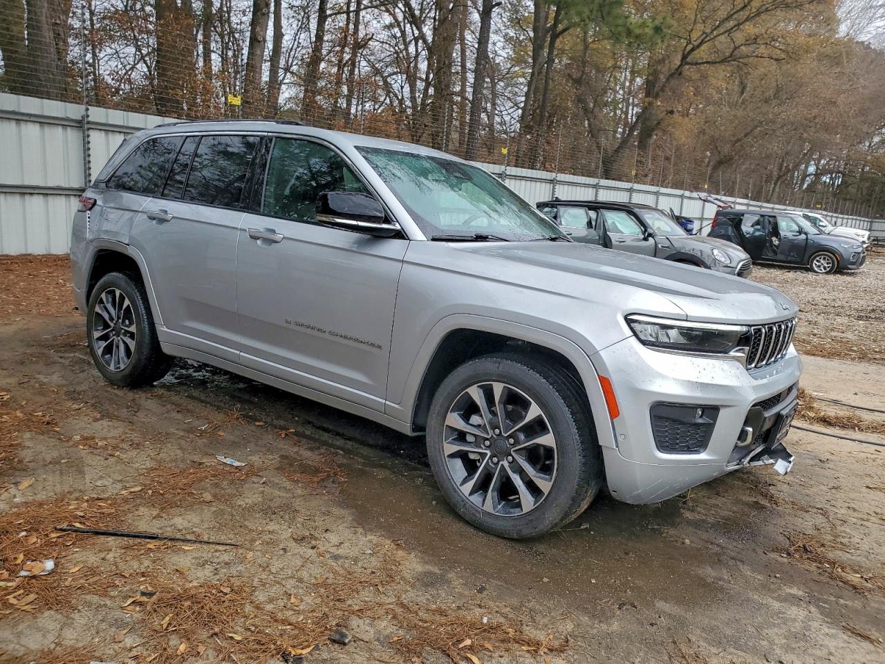 2022 JEEP GRAND CHEROKEE OVERLAND photo 7