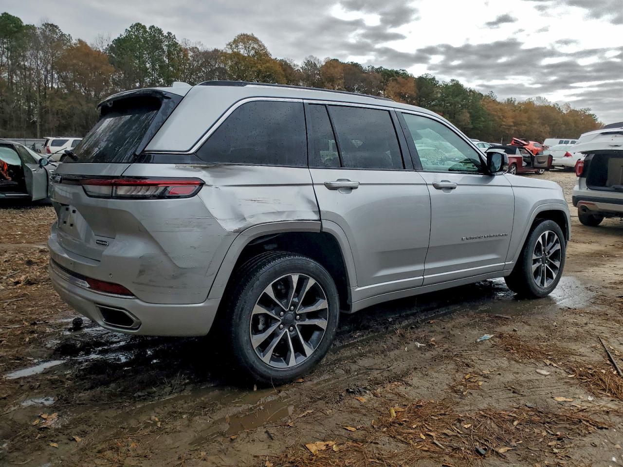 2022 JEEP GRAND CHEROKEE OVERLAND photo 5
