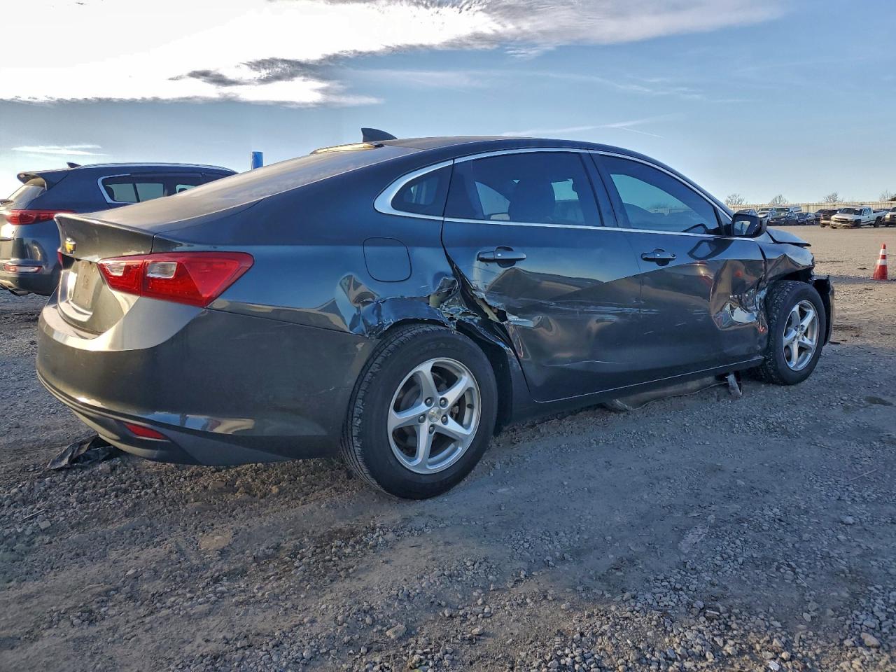 2017 CHEVROLET MALIBU LS photo 5