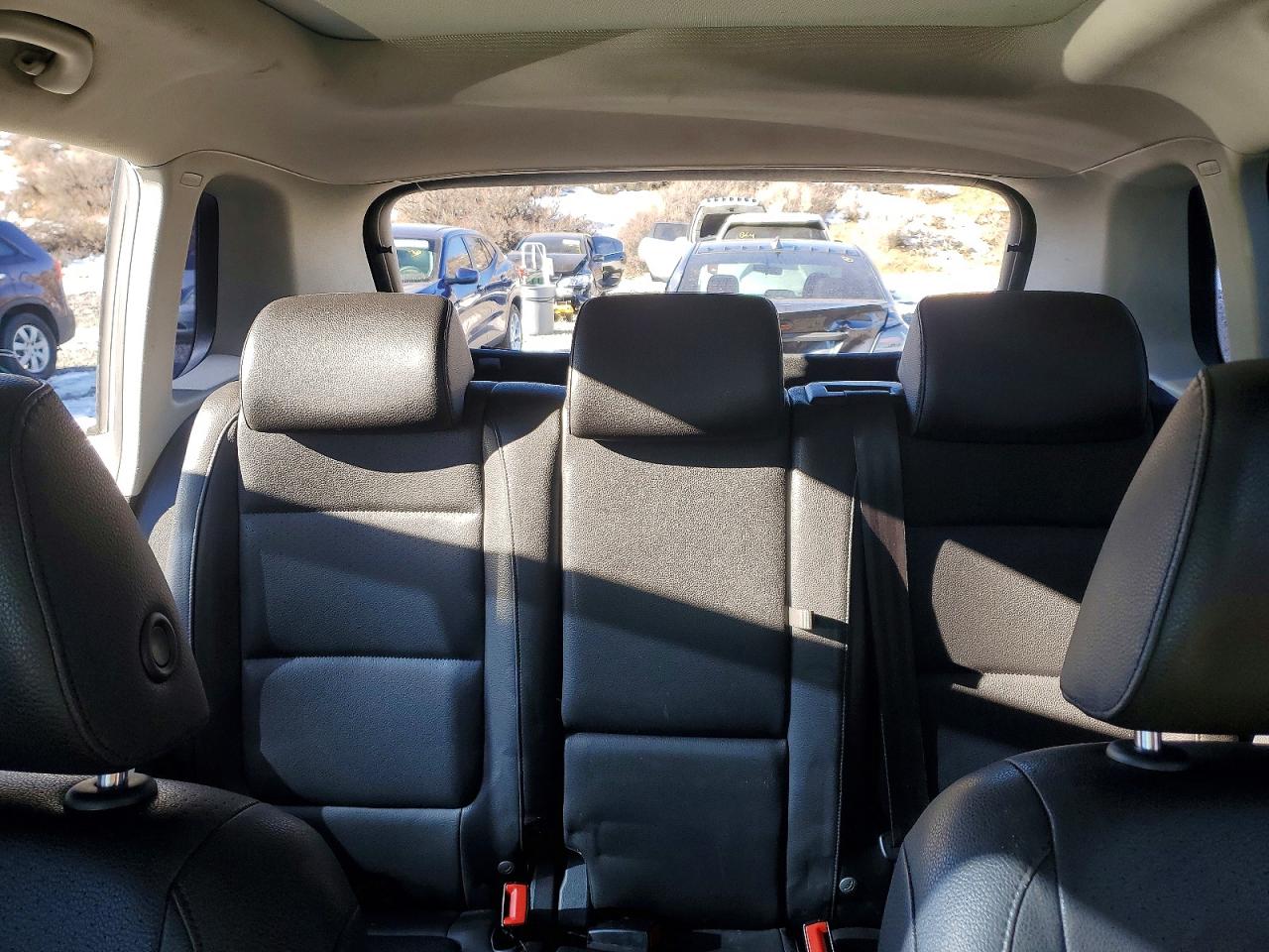 2011 VOLKSWAGEN TIGUAN S photo 10