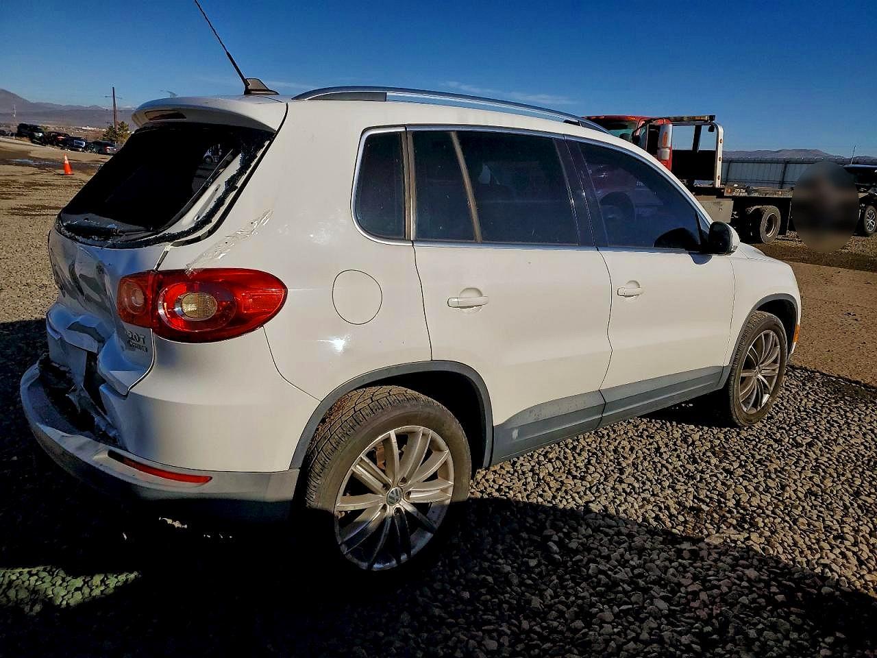 2011 VOLKSWAGEN TIGUAN S photo 3