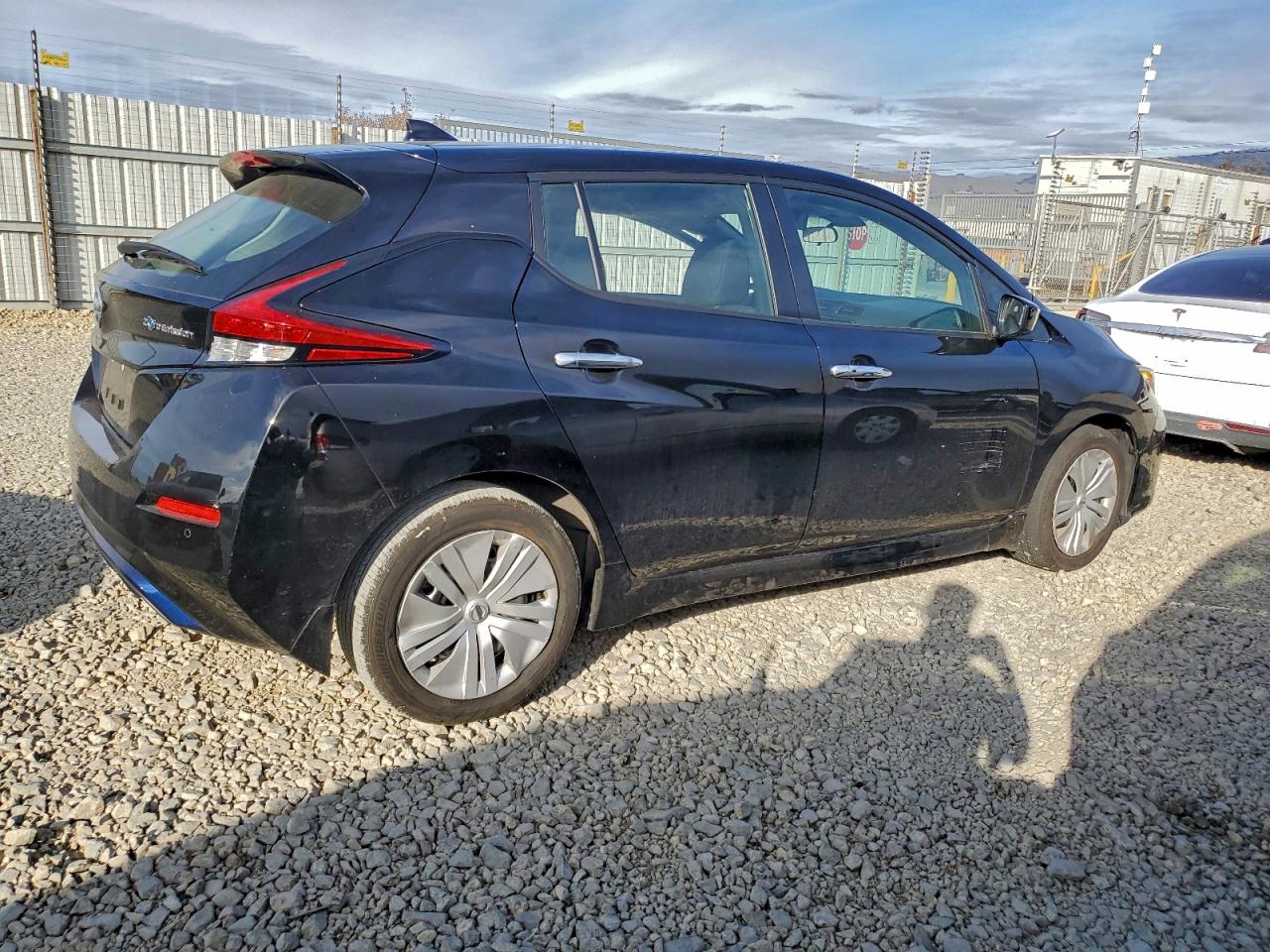 2022 NISSAN LEAF S photo 3