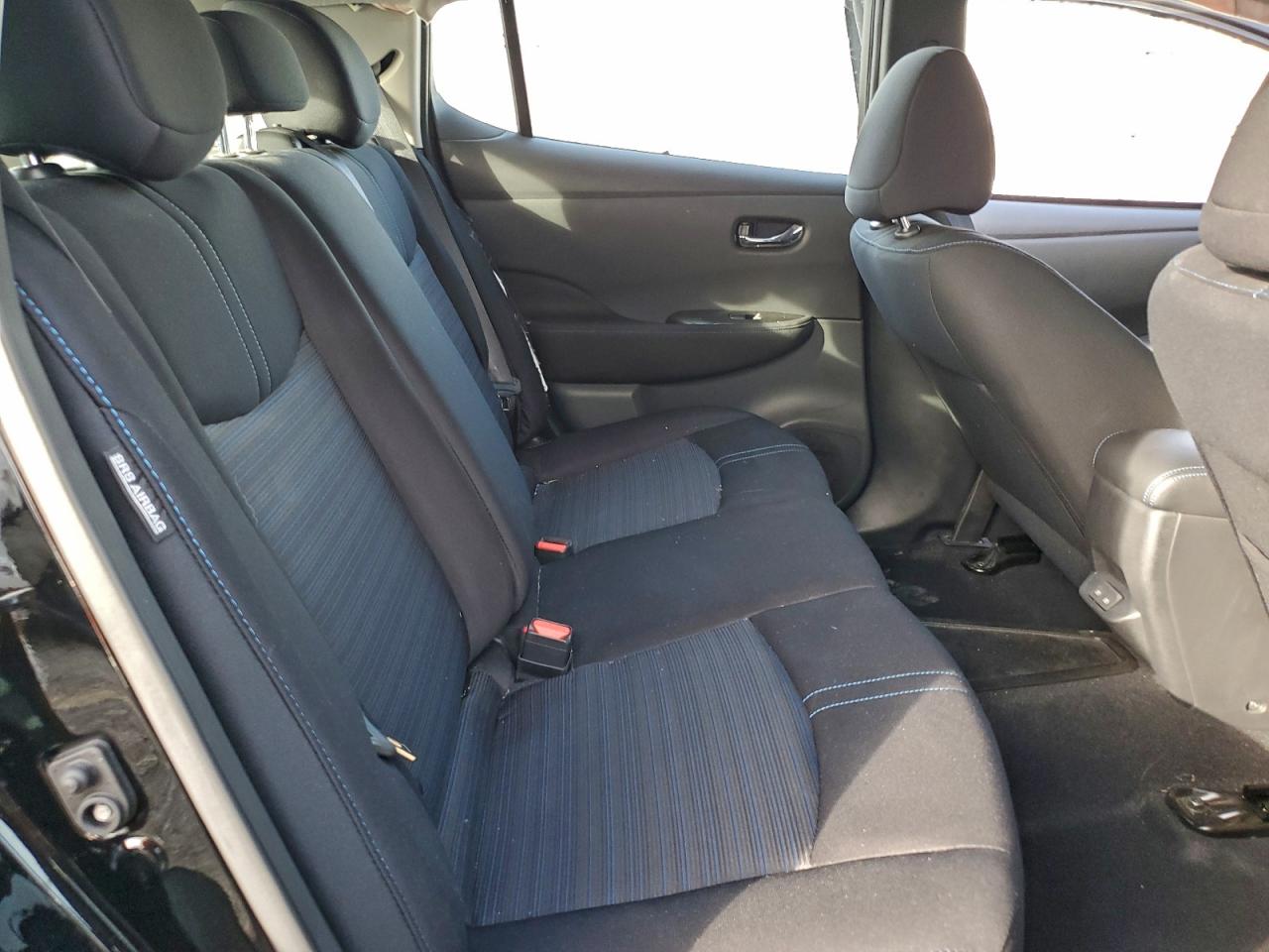 2022 NISSAN LEAF S photo 10