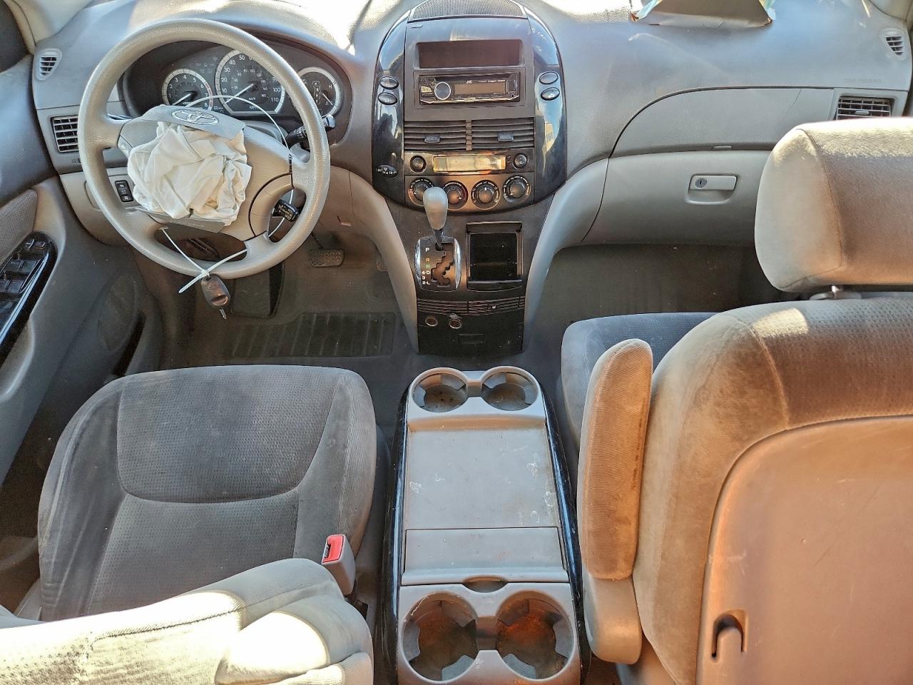2004 TOYOTA SIENNA LE 7 PASSENGER photo 15