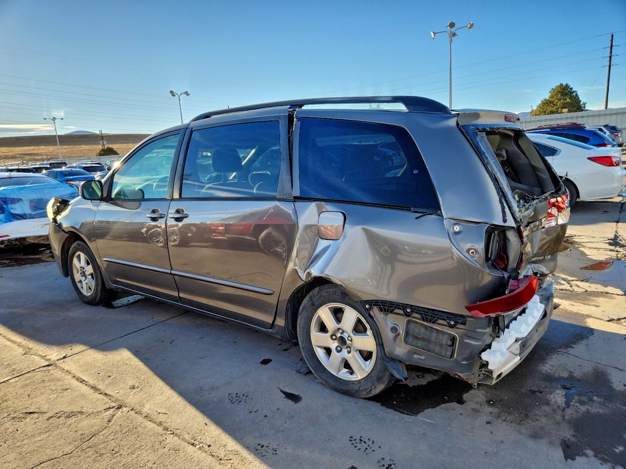 2004 TOYOTA SIENNA LE 7 PASSENGER photo 3