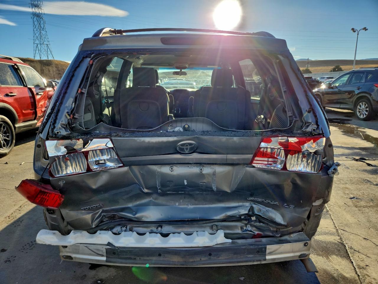 2004 TOYOTA SIENNA LE 7 PASSENGER photo 11