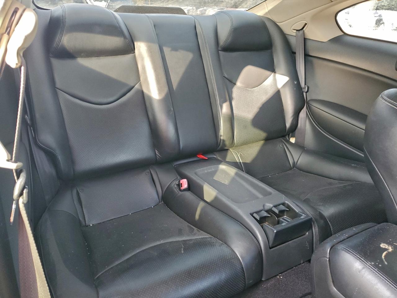 2011 INFINITI G37 photo 19